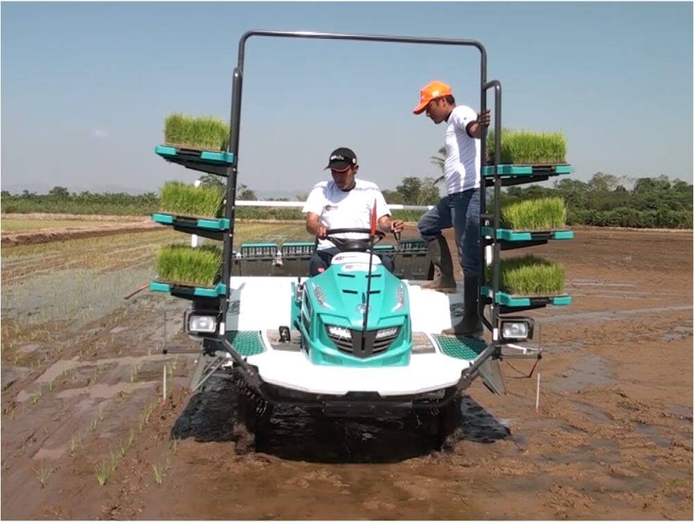  Modernas máquinas trasplantadoras de arroz ya están en San Martín Perú